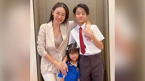 นาเดีย เผยภาพลูกๆ เปิดเทอมวันแรก แต่คนพากันโฟกัสลูกชาย โตแล้วหล่อมาก