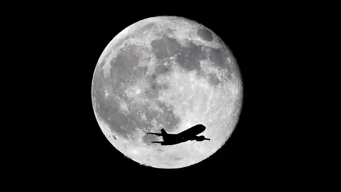 ทำความรู้จัก “บลูมูน” ดวงจันทร์เต็มดวง ที่ไม่ได้หมายถึงดวงจันทร์สีน้ำเงิน