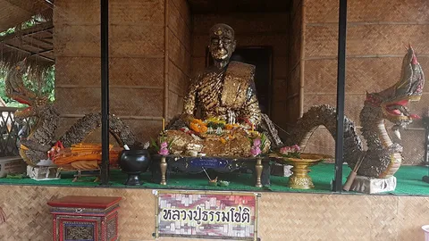 พระอาจารย์ธรรมโชติ ค่ายบางระจัน ศรัทธาเข้มขลัง! วัดโพธิ์เก้าต้น