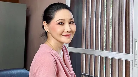 เปิดภาพปัจจุบันของ โยโกะ ทาคาโน่ อดีตเซ็กซี่สตาร์ในตำนาน สวยไม่เปลี่ยน