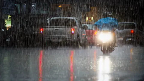 อุตุฯ เตือนฉบับ 16 เช็กพื้นที่รับมือฝนถล่ม มีผลกระทบถึง 6 ก.ย. 66