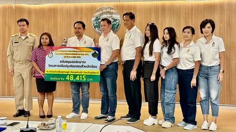 ปปร.26 สถาบันพระปกเกล้า มอบทุนการศึกษา อุปกรณ์การเรียนการสอน แก่ 6 โรงเรียนที่อุทัยธานี