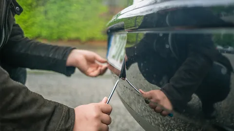 ทล.ปราบป้ายปลอม