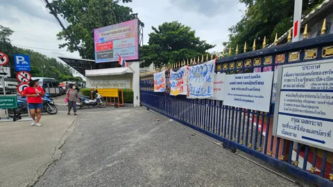 "น้องหยก" ไม่ถอย ลั่น ไปโรงเรียนพรุ่งนี้ ยื่นหนังสือถามความชัดเจน 