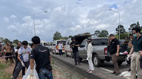 ชนอีกแล้วแยกดงบัง "กระบะ-จยย." สาว 28 กระเด็นสังเวย 1 ศพ (คลิป)