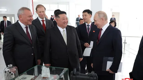 คิม จอง อึน ขยายเวลาเยือนรัสเซีย-ปูตินรับคำเชิญไปเกาหลีเหนือ