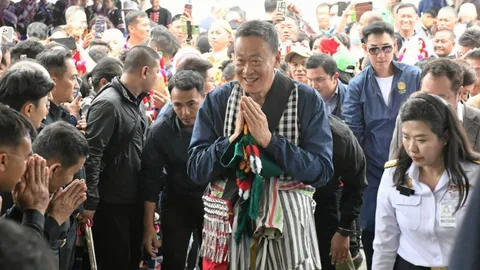 “เศรษฐา” ลุยแก้ปัญหา 4 เรื่องใหญ่ของเชียงราย ปลื้มย่ามชนเผ่า บอกสวยมาก