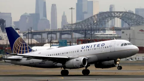 ระทึก นักบินยูไนเต็ดแอร์นำเครื่องลดระดับกะทันหัน หลังพบปัญหาความดันอากาศ