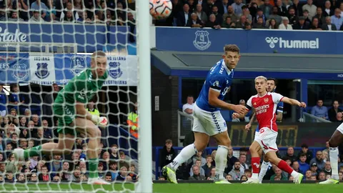 เฮ 2 นัดติด "อาร์เซนอล" บุกเชือด "เอฟเวอร์ตัน" ขึ้นที่ 4 พรีเมียร์ลีก อังกฤษ