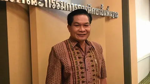 สพฐ.รับลูกลดภาระครูและบุคลากรทางการศึกษา แจกแท็บเล็ต