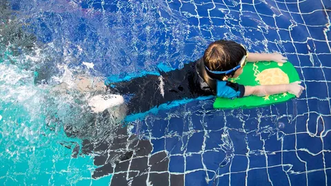 เช็กสถานที่ได้เลย "ตำรวจน้ำ" เปิดสอนว่ายน้ำฟรี ให้เด็กอายุ 5-18 ปี