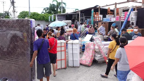 คนแห่ช่วยซื้อเฟอร์นิเจอร์ ร้านโดนพายุถล่ม หลังเพจดังไลฟ์สดลดราคา 