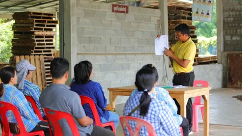 ชาวนาสุโขทัย อุตรดิตถ์ รับเมล็ดพันธุ์ข้าว 3,200 ตันจากกรมข้าว ไปช่วยลดต้นทุน