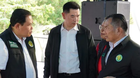 “ไชยา” ควง “คุณากร” ไปเมืองคอน มอบนโยบาย พัฒนาลายผ้าไทยสู่สากล