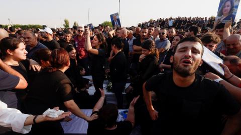 สุดสลด ชาวอิรักจัดพิธีศพเหยื่อไฟไหม้งานแต่ง-จับ 14 คนโยงทำเพลิงไหม้ (คลิป)