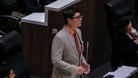 “โรม” เดือด “เศรษฐา” ไม่มาตอบกระทู้-“หมอชัย” โต้ ทำไปเพื่ออะไร นายกฯ ไปกัมพูชา