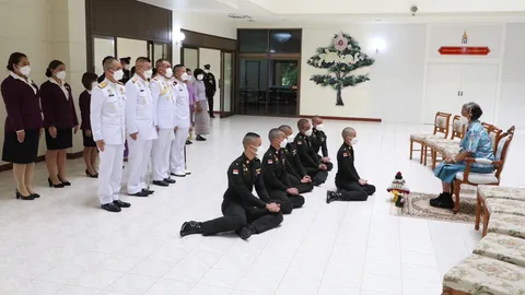 นายก สป.ตท.นำ 6 นักเรียนนายร้อยกราบบังคมทูลลา สมเด็จพระเทพฯ ไปศึกษาต่อ ตปท.