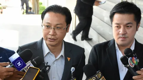 "ก้าวไกล" ไม่เเคร์ "พี่ศรี" จ่อยื่น ป.ป.ช.สอบจริยธรรม ขับ "หมออ๋อง"