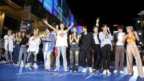 มันยกแก๊ง NEW GEN จาก “Across the Sky ลัดฟ้าล่าฝัน” บุกสนุกกับแฟนๆ