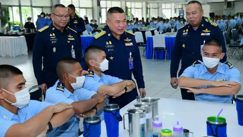 ผบ.ทอ. บุกร่วมวงข้าว นร.จ่าอากาศ ติวเข้มไปให้ถึงฝัน ก้าวสู่ความสำเร็จ