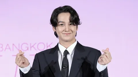 “คิมบอม” โปรยรอยยิ้มเจ้าเสน่ห์ชวนใจละลาย ไม่ได้มาไทยนับสิบปี คิดถึงโมเมนต์ของแฟนๆ
