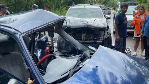 พระวัย 71 ขับเก๋งบอกบุญกฐิน ปิกอัพพุ่งชนมรณภาพพร้อมเพื่อนพระ 2 ศพ