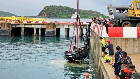 ตกทะเล (คลิป)