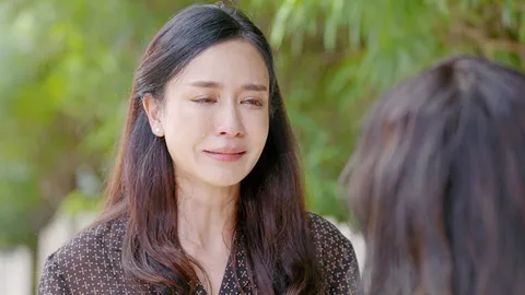 "เบนซ์–ปุณยาพร" ร่ำไห้สารภาพบาป "จอย–ชลธิชา" "ซาร่า–เอ๊ะ" รุมตบ "นาตาลี" ใน "เลือดกากี"