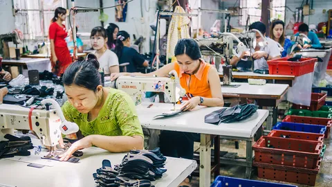 ปัญหาเงินเฟ้อ ค่าเงินเสื่อม กดดัน รัฐบาลเมียนมาขึ้นค่าแรง ครั้งแรกในรอบ 5 ปี