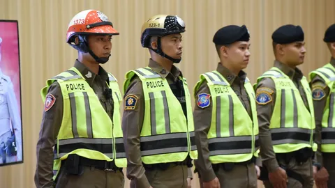 เผยโฉม "เสื้อกั๊กตำรวจแบบใหม่" เป็นมิตรใกล้ชิดประชาชน ยกระดับความปลอดภัย