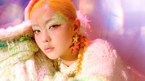 “โมนิก้า” ท่องจินตนาการไปกับ “ท้องฟ้ามหาสมุทร”