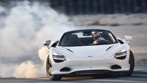 ปีศาจถนนย่น McLAREN 750S 0-100 ใน 2.8 วินาที ราคา 32 ล้านบาท