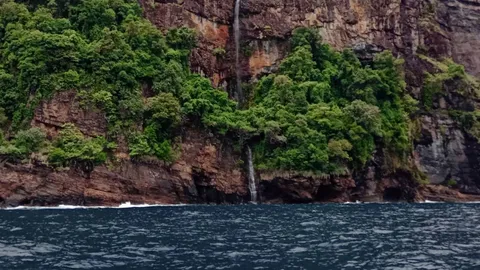 นทท.ห้ามพลาด "น้ำตกเกาะรอก" อันซีนเมืองไทย 1 ปี ดูได้ช่วงนี้เท่านั้น (คลิป)