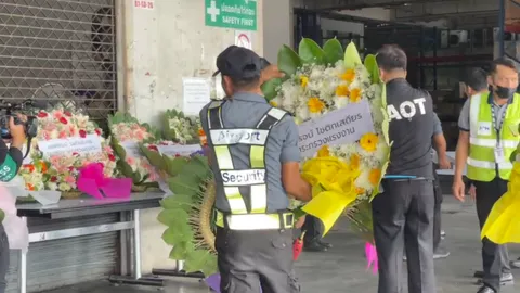 อาลัย 8 ร่างแรงงานไทยชุดแรก ถึง "สุวรรณภูมิ" แล้ว พร้อมส่งกลับภูมิลำเนา (คลิป)