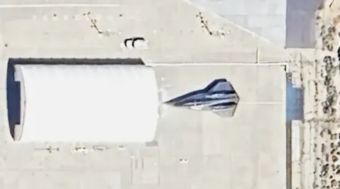 Lockheed Martin SR-72 Darkstar เครื่องบินรบล่องหนใน Top Gun Maverick ถูกบันทึกภาพใน Google Earth