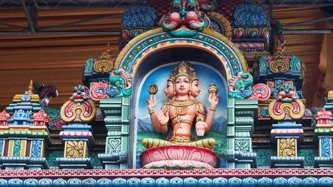 งานนวราตรี 2566 เริ่มขบวนกี่โมง มีข้อควรปฏิบัติอย่างไรบ้าง