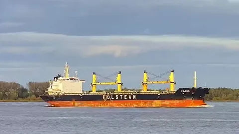 เรือบรรทุกสินค้าชนกันกลางทะเลเหนือ จนล่มหนึ่งลำ ลูกเรือตาย 1 สูญหาย 4  