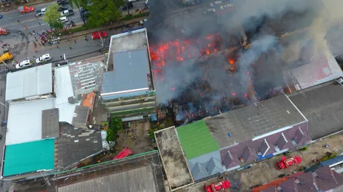 ไฟไหม้ร้านค้าตลาดปากช่อง วอด 9 คูหา เสียหายกว่า 20 ล้าน