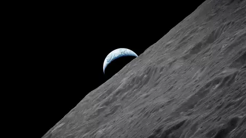 เผยอายุดวงจันทร์หลังวิจัยหินดวงจันทร์ใหม่