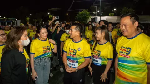 "อนุทิน" แซว "อิ๊งค์" บอก "ฝากเนื้อฝากตัวด้วย" โดนสวน "โอ้โห เกินไป"