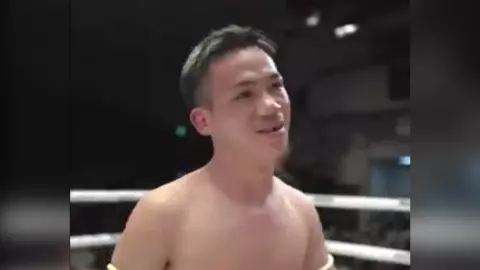 เกิดอะไรขึ้น "นักมวยไทย" เซ็ง เตะต่ำโดนกระจับ "ยอดมวยญี่ปุ่น" แตก ยกแรก-ได้ค่าตัวกลับบ้าน