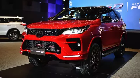 อมตะนิรันดร ฟอร์จูนเนอร์นำยาว กระบะหล่นทุกแบรนด์ สรุปยอดขายรถยนต์เดือนกันยายน 2566 