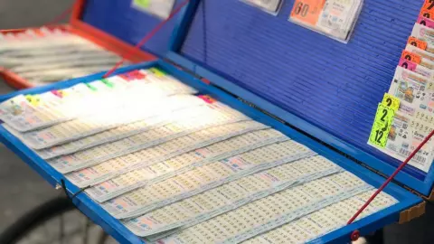 รวมเลขเด็ด 1/11/66 หวยงวดล่าสุด หวยออกวันนี้ ลุ้นรวยเป็นเศรษฐี