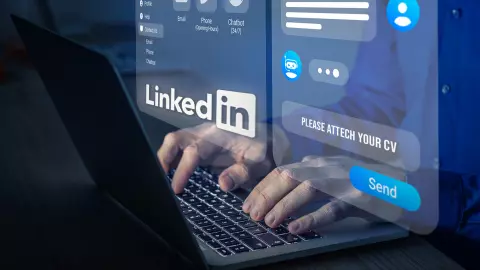 LinkedIn ผู้ใช้ทะลุ 1 พันล้านคน พร้อมเปิดตัว AI แชตบอทตัวใหม่ รับบท ‘โค้ชช่วยหางาน’ 