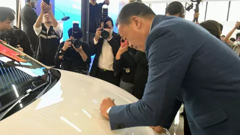 หนุนรถอีวี 