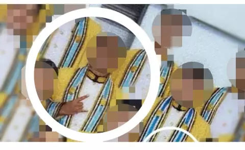 เพื่อนบัณฑิตแจงดราม่า "ชูมือ" ถ่ายรูปหมู่รับปริญญา ขอโทษพร้อมจำเป็นบทเรียน