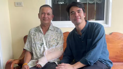 ว่าน ธนกฤต เยี่ยมผู้บาดเจ็บจากอุบัติเหตุขับรถชนรถเก็บขยะ พร้อมดูแลเต็มที่ 