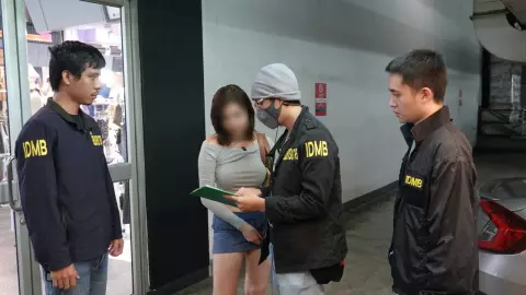 รวบแล้ว “ใบเฟิร์น” เน็ตไอดอลสาว หลอกลงทุนร้านทำเล็บ ค่าเสียหาย 10 ล้าน