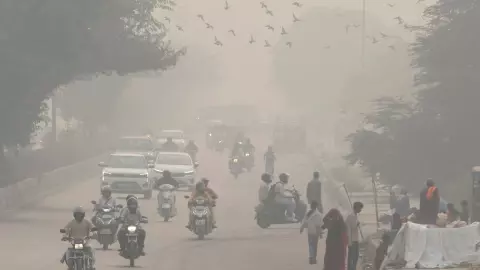 อินเดียขยายเวลาปิดโรงเรียน หลังมลพิษทางอากาศยังไม่ทุเลา