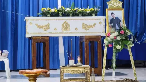 แม่รับศพหนุ่มสุโขทัย ฆ่าคนจีนแก๊งคอลฯ ถูกจับติดคุกเขมรป่วยดับ